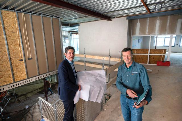 Peter Koenders met werkvoorbereider Wim, foto Gerard Burgers