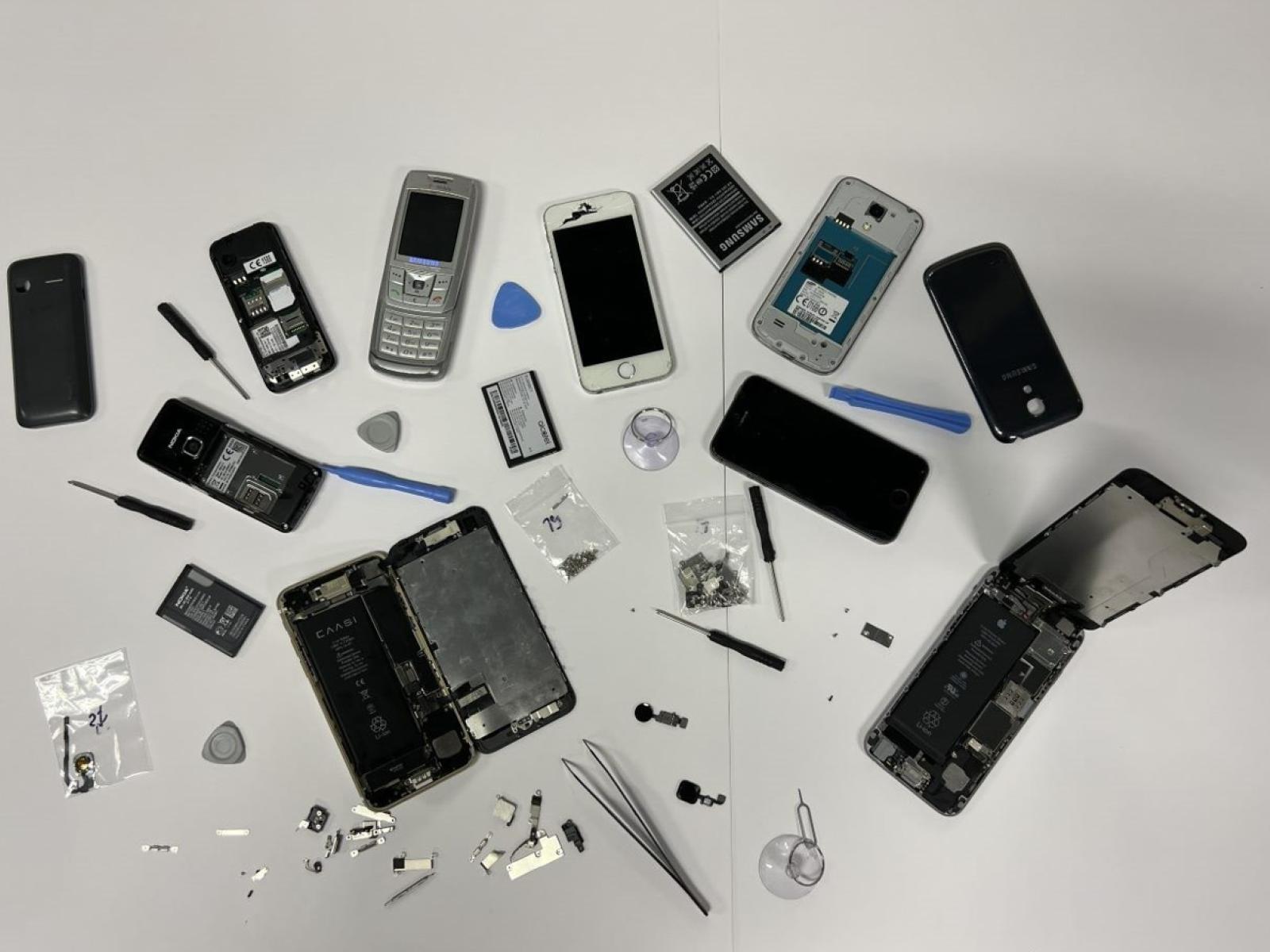 Afbeelding bij Smartphone Repair/Refurbish